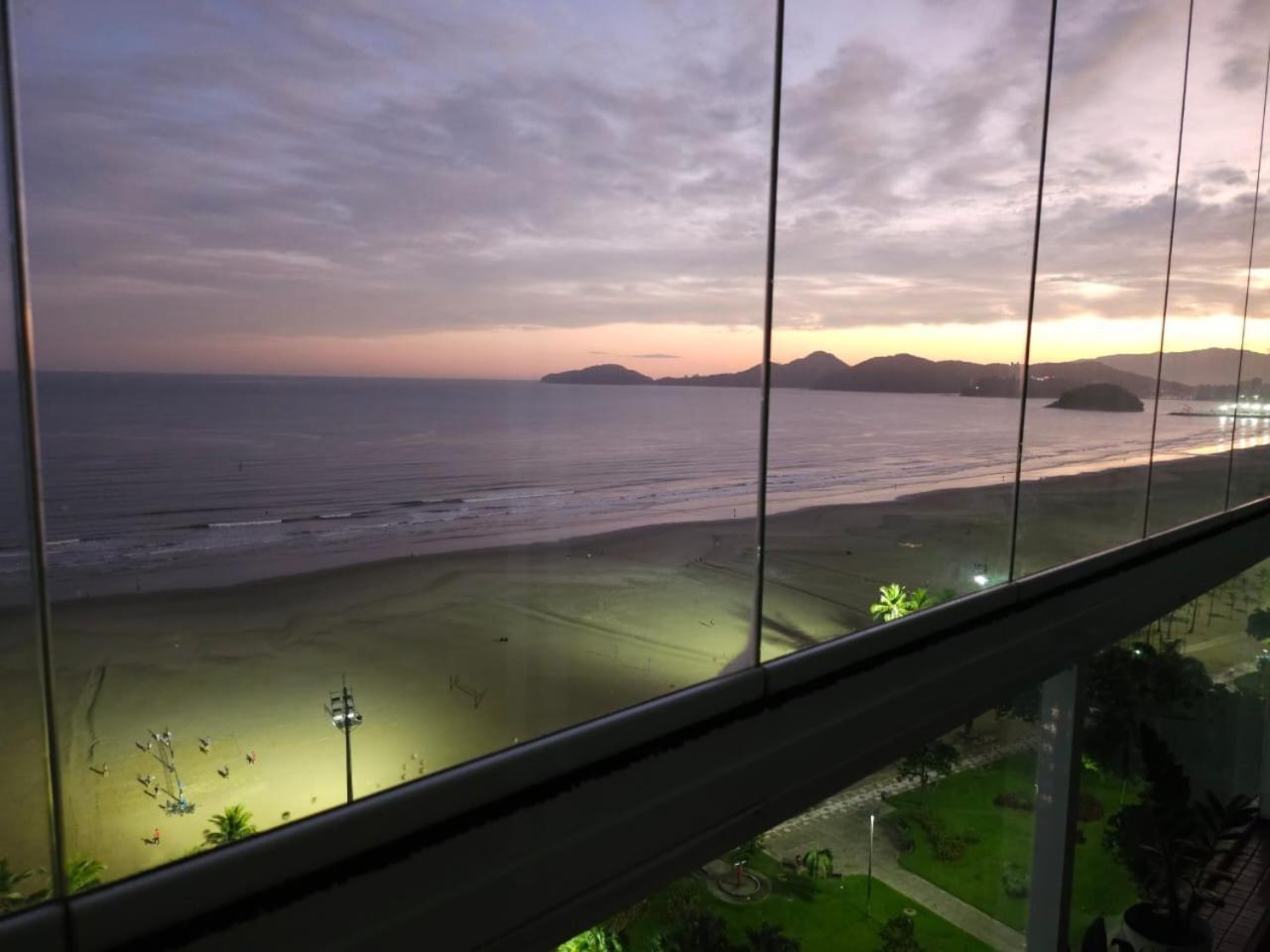 Apartamentos Na Praia Do Gonzaga Frente Mar Com Estacionamento Santos  Exterior foto